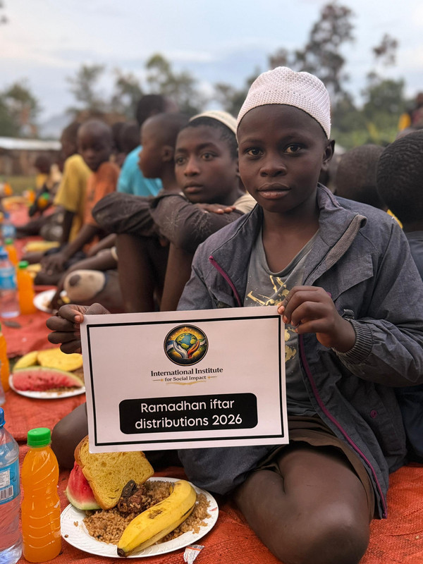 Child supported by food and social assistance campaign